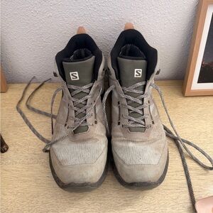 Salomon Men's Beige and Black Athletic Shoes